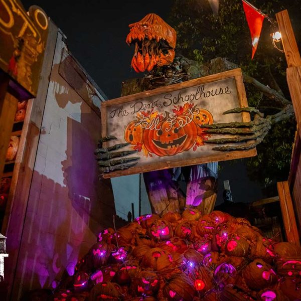 The-Dent-Schoolhouse-Haunted-Attracton-Pumpkin-Queen